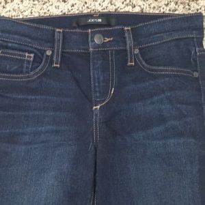 Joe’s dark washed skinny jean - great condition